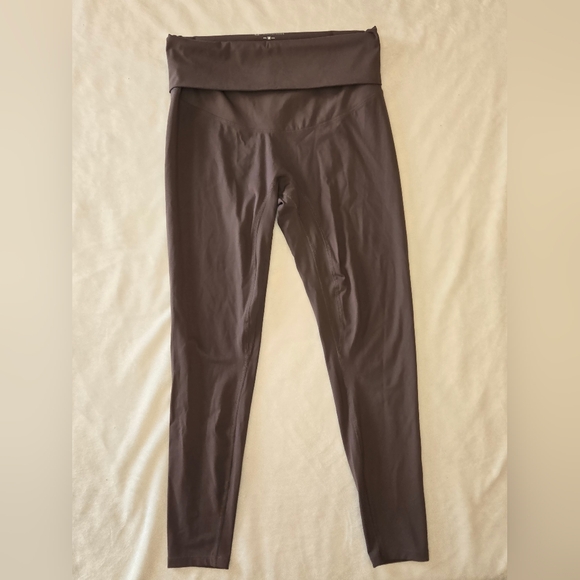 Fabletics Pants - fabletics poshdiva taupe leggings